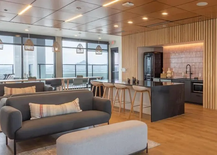 Apartamento Boulevard Modern Highrise Stu Sky Pool Parking Gym 05