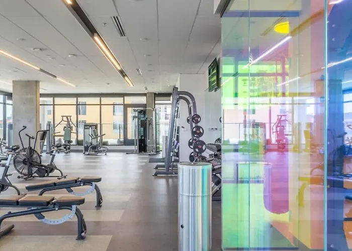 Boulevard Modern Highrise Stu Sky Pool Parking Gym 05 *
